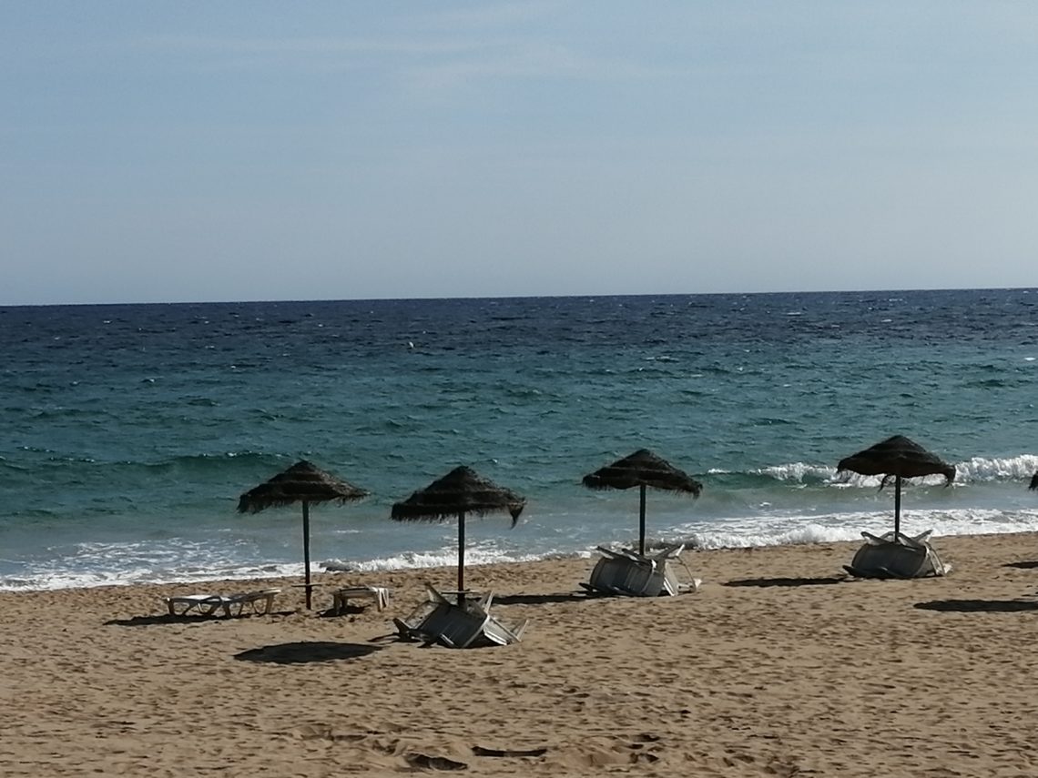 Strand in Andalusien und die Corona Reisebestimmungen in Spanien