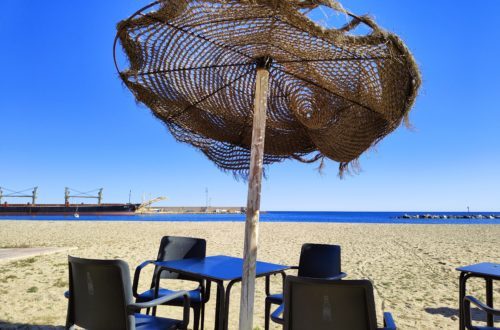 Als Backpacker in Andalusien am Strand verweilen